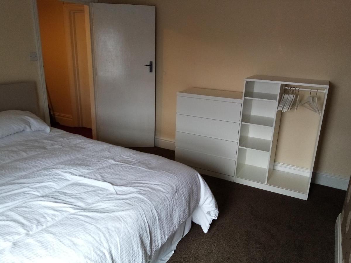 Puffin Holiday Apartments ブリドリントン エクステリア 写真