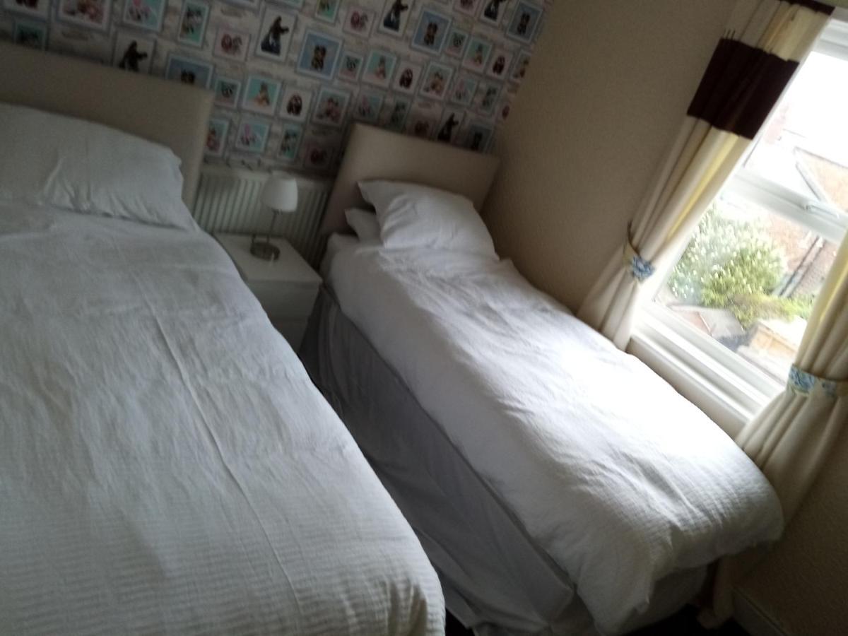 Puffin Holiday Apartments ブリドリントン エクステリア 写真